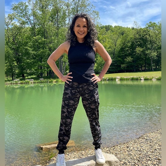 Fabletics High-Waisted Performance Jogger Size XL - Picture 3 of 5